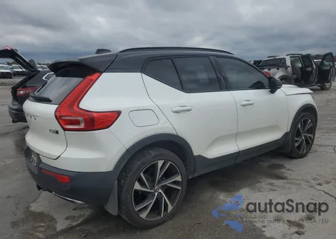 2020 Volvo Xc40 T5 R-Design z USA, uszkodzony, nr VIN YV4162UM5L2180951